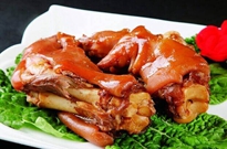 給袋式包裝機(jī)可包豬蹄、蝦滑等食品，多頭稱(chēng)包裝機(jī)